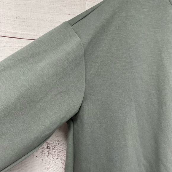 Uniqlo Gray Long Sleeve Top Shirt Size L - Picture 4 of 10